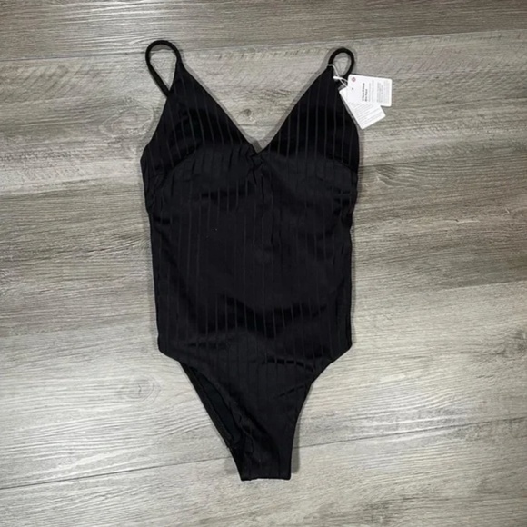 Lululemon V-Neck Ribbed One-Piece Swimsuit Black Small - Picture 7 of 10